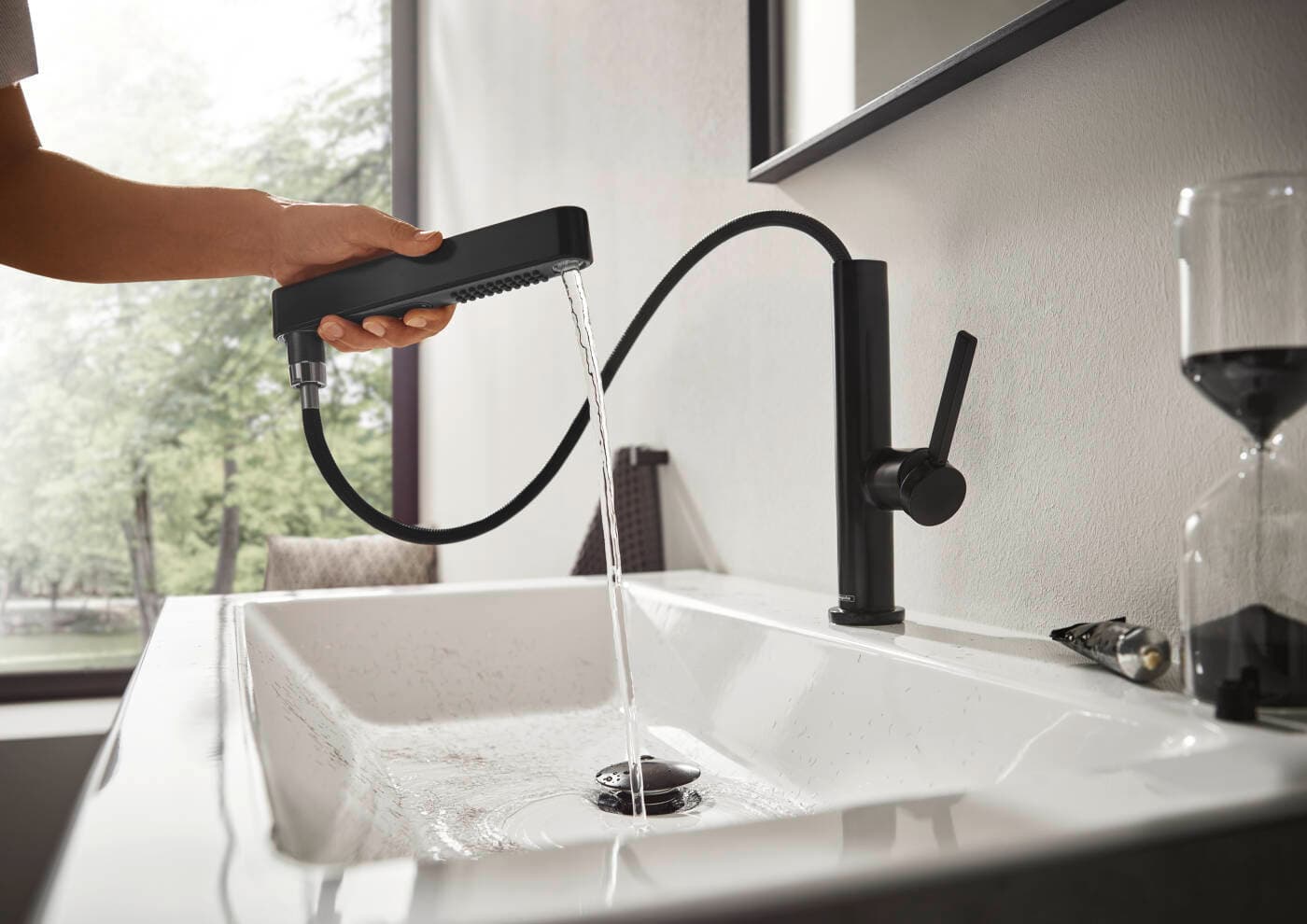 Mitigeur de lavabo Hansgrohe Finoris 230 avec douchette extractible 2 jets et bonde push-open en noir mat - vue 6