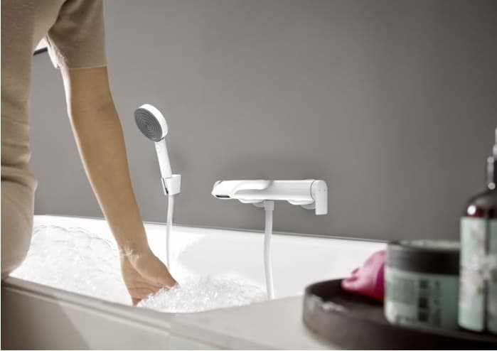 Mitigeur de bain / douche Hansgrohe Vivenis en blanc mat - vue 3
