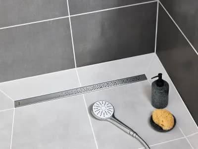 Canivelle de douche Wirquin Venisio Soda 70 cm avec grille en acier inoxydable